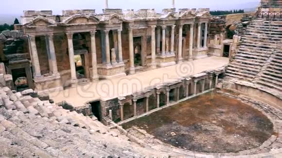 古希腊保存完好的圆形剧场视频的预览图