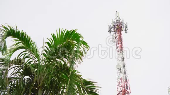 互联网和电视广播蜂窝通信的电信天线亚洲热带岛屿视频的预览图