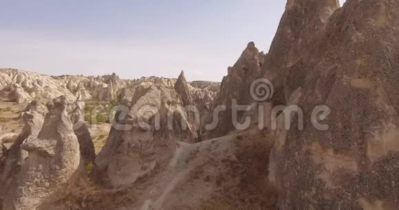 卡帕多西亚的神奇和不寻常的岩石视频的预览图