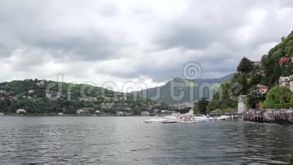 意大利伦巴第山间的科莫湖景观视频的预览图
