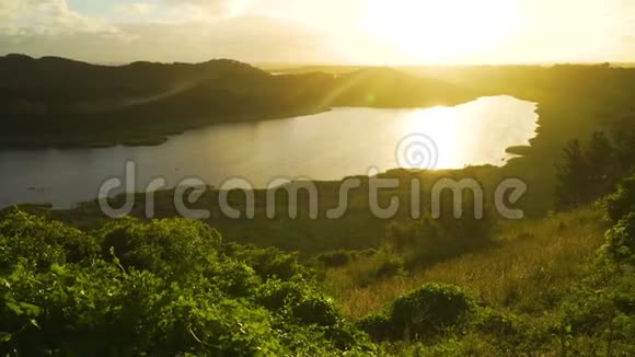 澳大利亚夕阳西下的塔山野生动物保护区视频的预览图