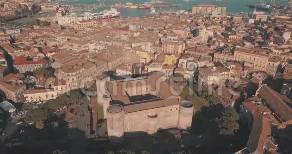 意大利南部西西里岛卡塔尼亚的卡斯特洛乌尔西诺航空景观视频的预览图