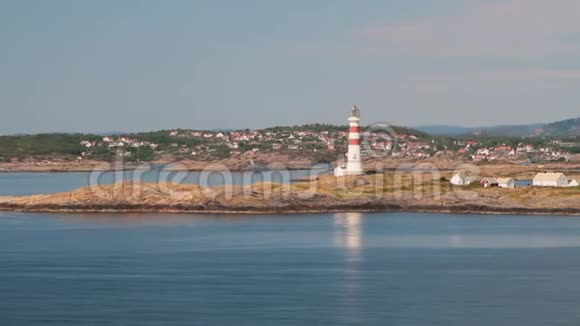 海岸和灯塔克里斯蒂安桑挪威视频的预览图