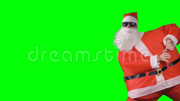 圣诞老人进入镜头并做问候手势视频的预览图