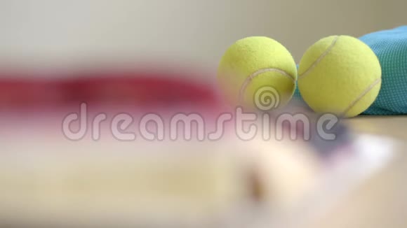 选择运动或糖果网球和蛋糕特写视频的预览图
