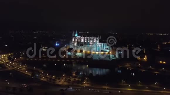 夜间圣玛丽亚帕尔玛德马洛卡县的空中小屋视频的预览图