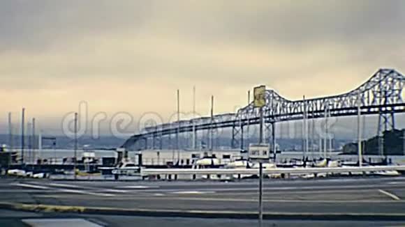 档案湾大桥视频的预览图