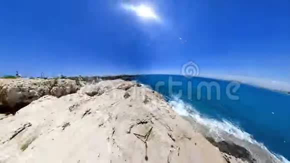 无边无际的海洋中的球形全景岩石视频的预览图