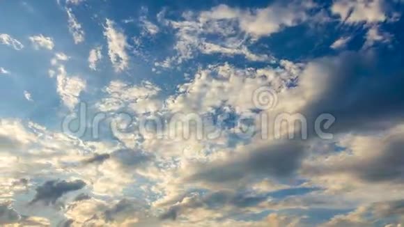 云和天空时空视频的预览图