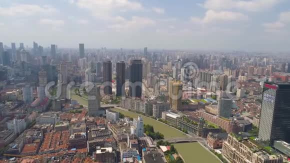 中国上海2017年5月5日空中观景视频商业天际线黄浦江大桥视频的预览图