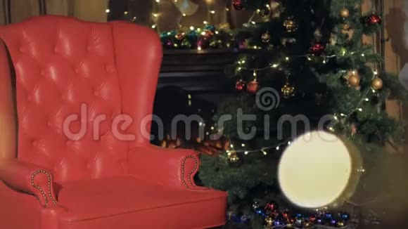 圣诞老人问候手势进入相机4K视频的预览图