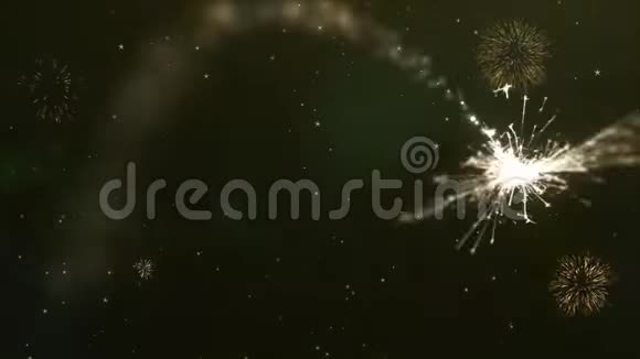 胜利的问候和祝福是由火花颗粒烟花组成的夜空视频的预览图
