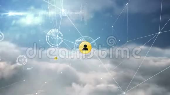 连接器在云层上移动视频的预览图