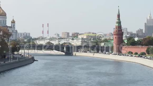 莫斯科的基督救世主大教堂和克里姆林宫视频的预览图