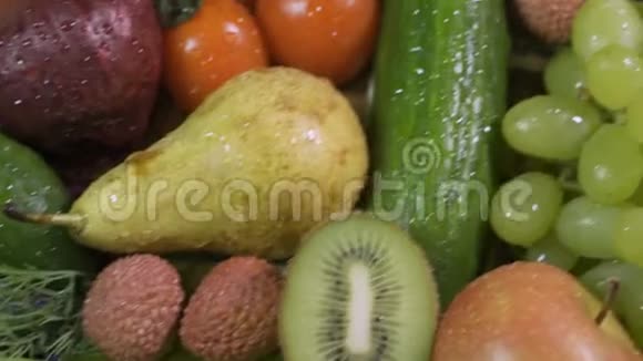 在水果和蔬菜上追踪视频的预览图