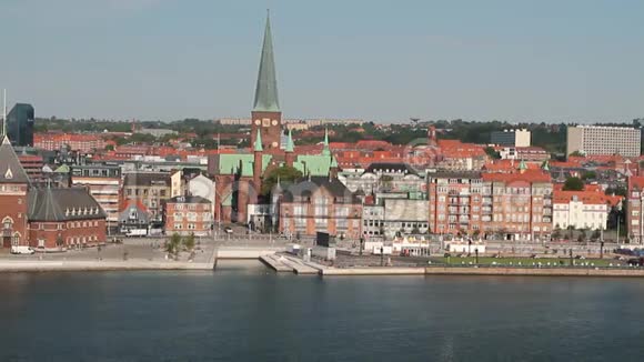 海湾堤防和城市丹麦朱特兰奥胡斯视频的预览图