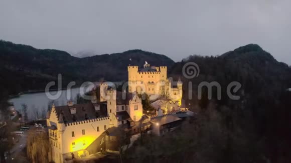 鸟瞰霍亨什旺高城堡视频的预览图