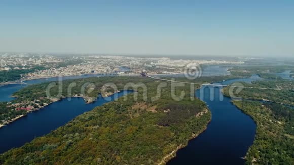 4的空中无人机镜头基辅高空全景视频的预览图