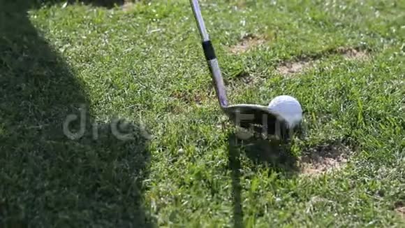 录像在练习场练习高尔夫视频的预览图