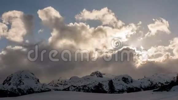 冬时移山云视频的预览图