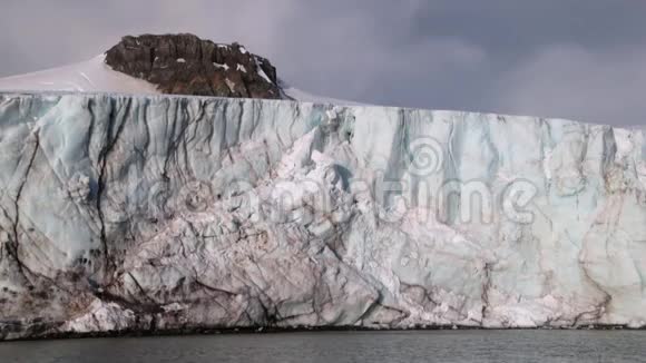 南极海岸的冰川墙安德列夫视频的预览图