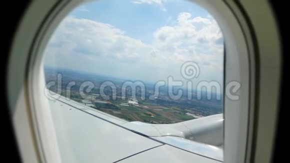 窗岛天空飞机视频的预览图