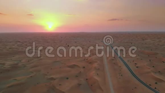 中东沙漠的日落视频的预览图