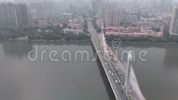 河上的斜拉桥中国广州视频的预览图