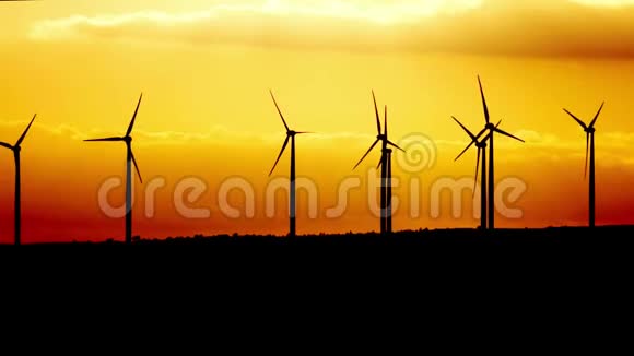 风力发电机在黄昏塞浦路斯视频的预览图