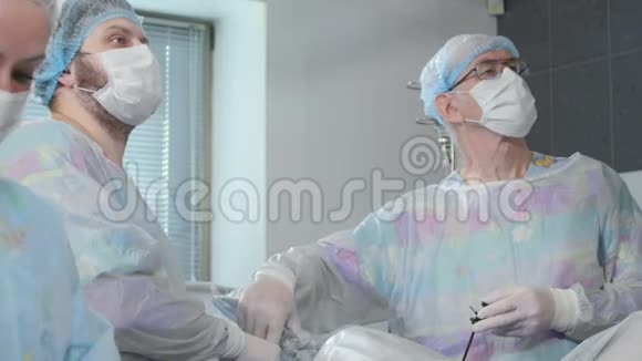 光明现代手术室外科手术医疗队视频的预览图