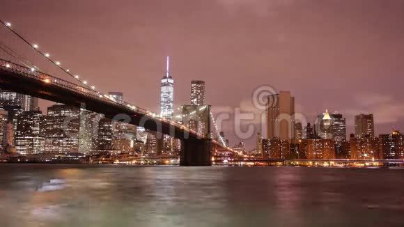 夜光布鲁克林大桥全景4k从美国出发视频的预览图