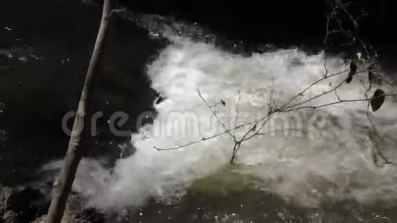 乔治亚州奥尔德洛佩米尔路公园靠近奥尔德洛佩米尔赛道瀑布视频的预览图