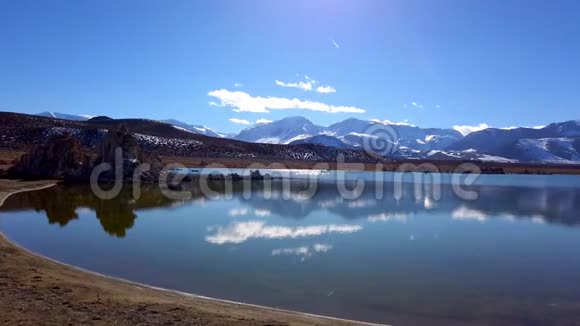 加州莫诺湖和图法专栏旅游摄影视频的预览图