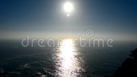 太阳从海里反射出来视频的预览图