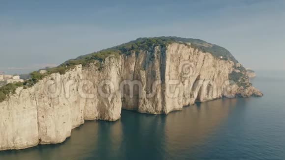意大利盖塔蒙塔尼亚斯帕卡塔或破碎山的空中射击视频的预览图