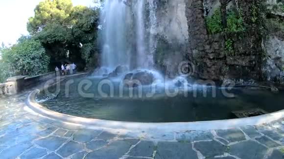 卡斯特尔山瀑布杜卡斯特瀑布视频的预览图