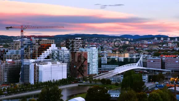 挪威奥斯陆Sentrum地区的日出景观视频的预览图