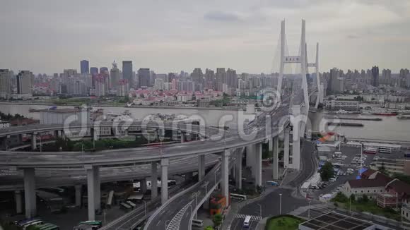 中国上海南浦螺旋线交通时程视频的预览图