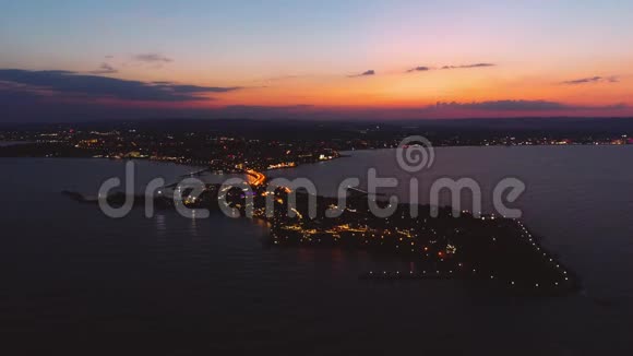 内塞巴尔保加利亚黑海沿岸的古城全景空中录像视频的预览图