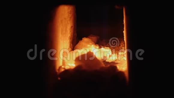 锻造炉加热金属用火视频的预览图