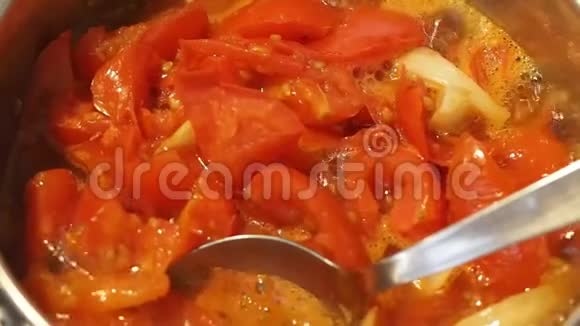 番茄汤烧开了视频的预览图