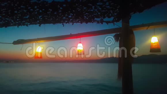 希腊卡拉莫斯的夜景海景和灯光视频的预览图