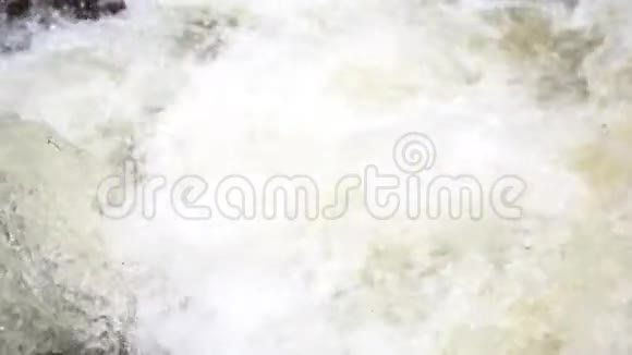 越南慢动作瀑布特写视频的预览图