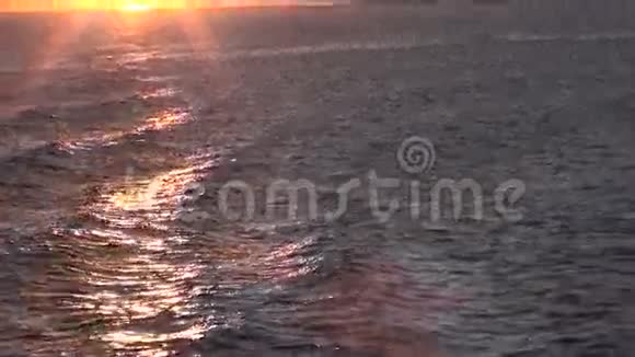 海洋上的太阳和太阳1视频的预览图