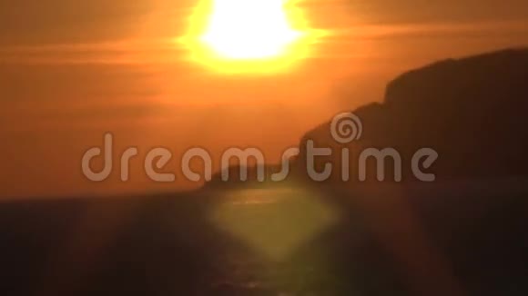 海洋上的太阳和太阳3视频的预览图