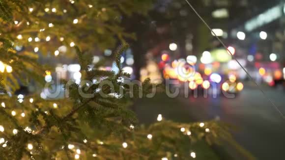纽约街头的圣诞装饰品视频的预览图