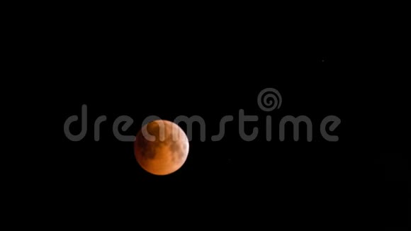 血红色月食2018年7月来自地球的阴影完全覆盖了天然卫星时间流逝特写镜头视频的预览图