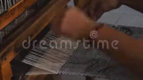 合上人手织帆布视频的预览图