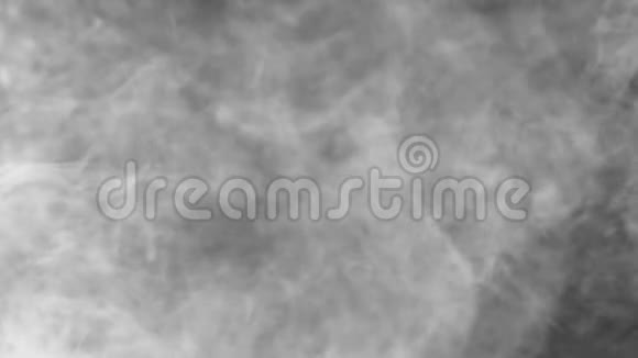黑色背景下白色烟雾蒸汽云雾的美丽近景视频的预览图