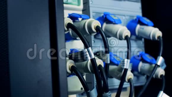 工业插座插头插座数据中心的高压电气设备视频的预览图